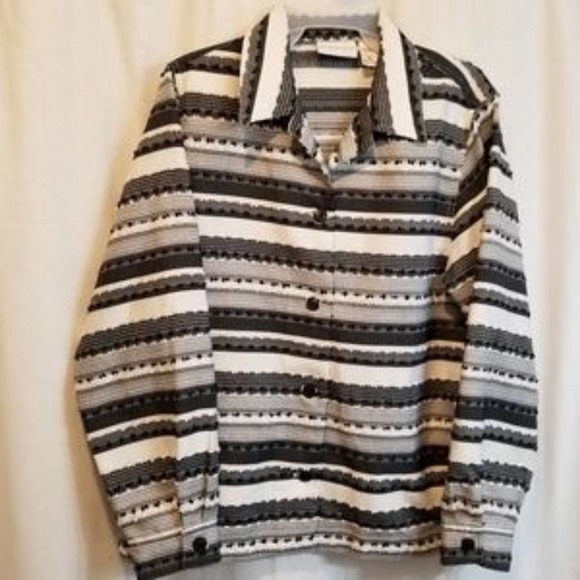Black and white‎ striped jacket plus - Picture 1 of 5